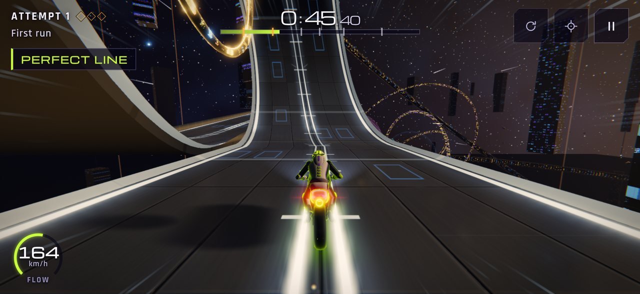 Level 20, WARPER: the bike climbs a steep looping ramp at 164 km/h.